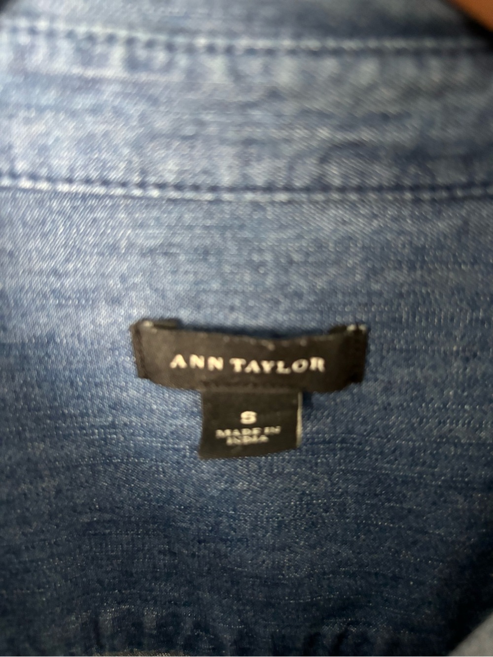 Ann Taylor Women’s Denim Button-Up Shirt Small - Picture 3 of 5